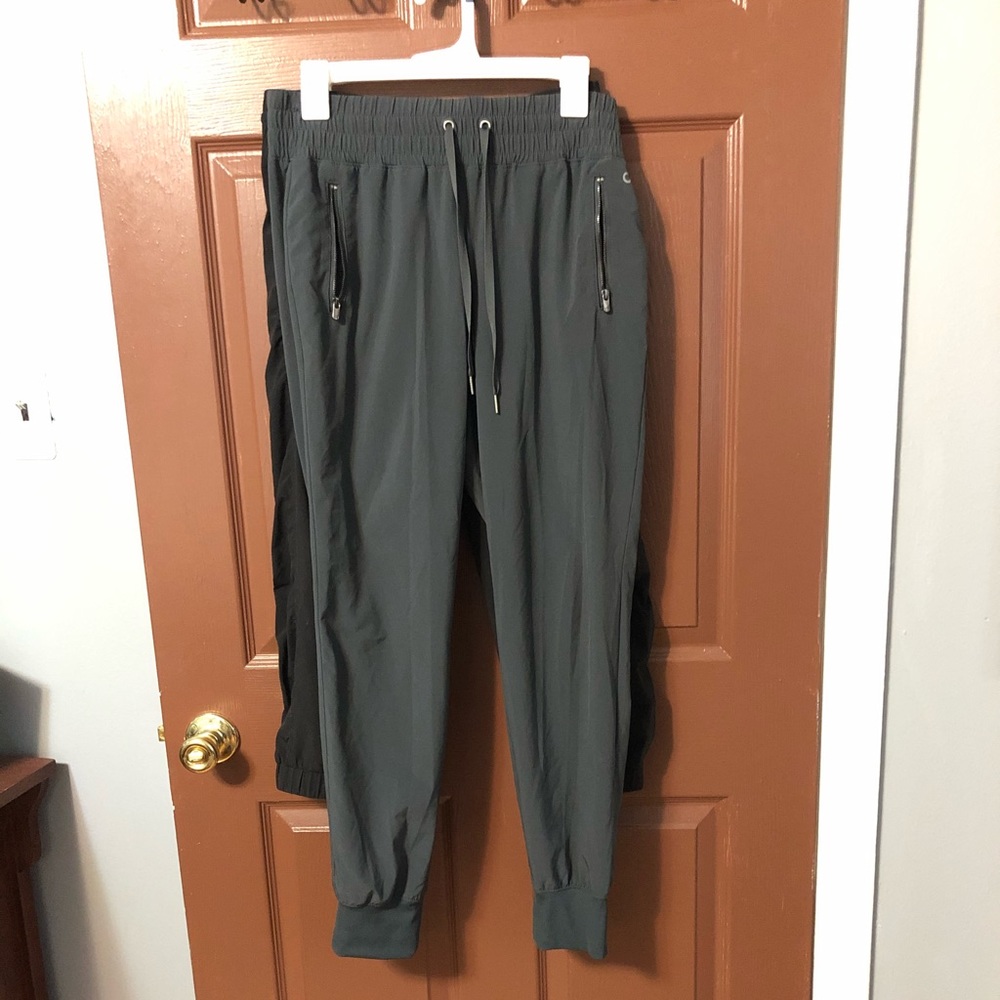 Gap fit grey joggers